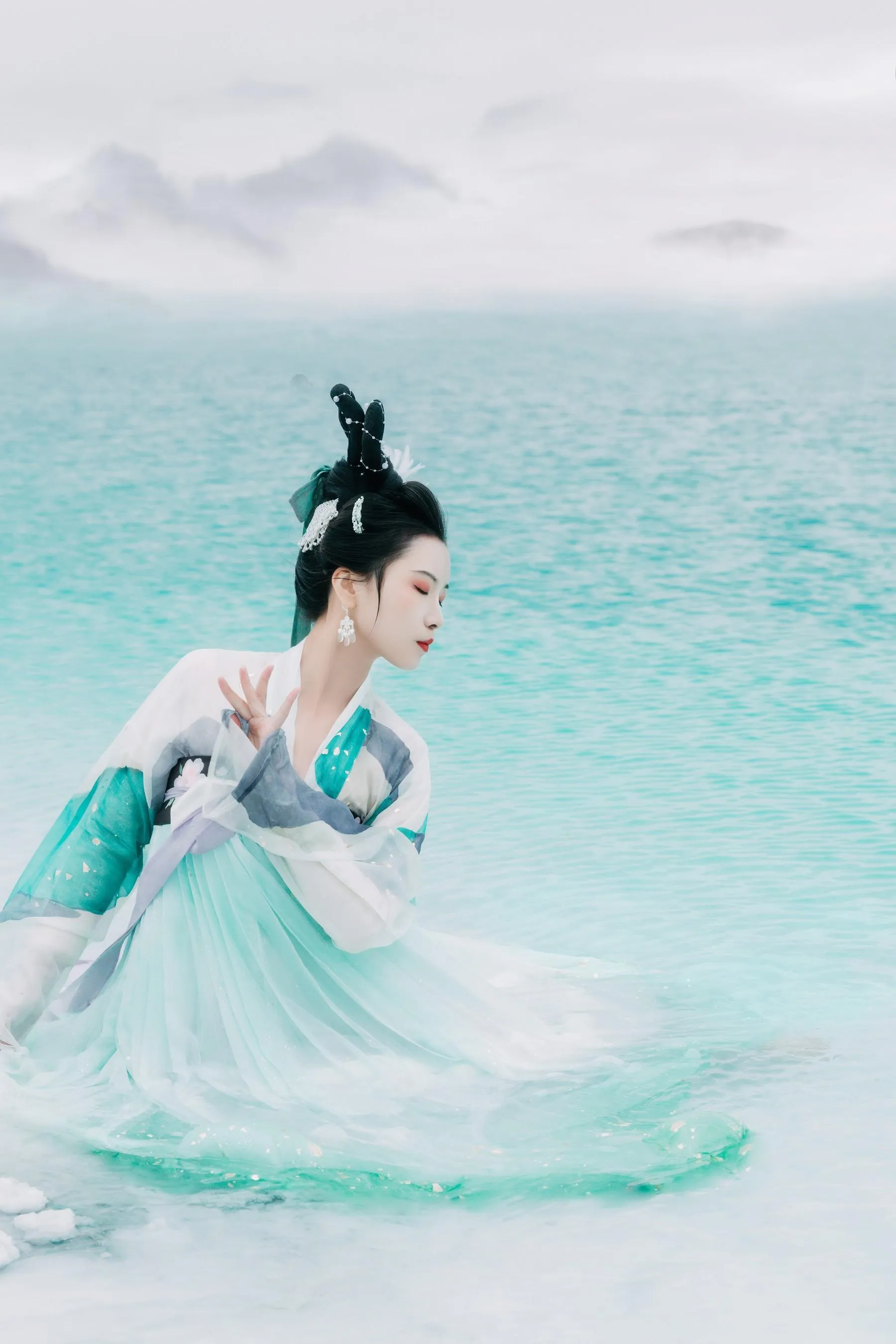 [YITUYU艺图语]2022.08.08 碧水间 公孙凭 [22P]插图9
